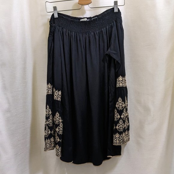 Off The Shoulder Embroidered Top - Black w/ Cream - Sz XXL - Picture 1 of 6